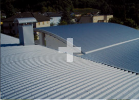 Gradnje streh, sanacije streh, hidroizolacije ravnih streh, montaže strelovodov in strešnih oken v Postojni in okolici.