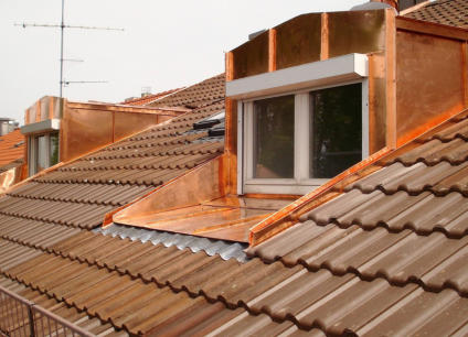 Gradnje streh, sanacije streh, hidroizolacije ravnih streh, montaže strelovodov in strešnih oken v Postojni in okolici.